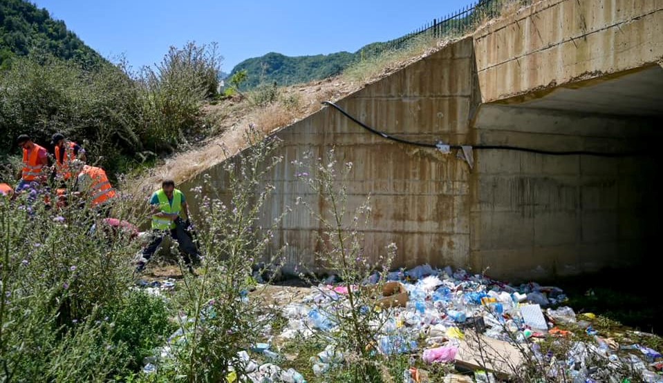 Pakete ligjore ndeshkimesh per ndotjen e rrugeve, ja kur do te hyje ne fuqi
